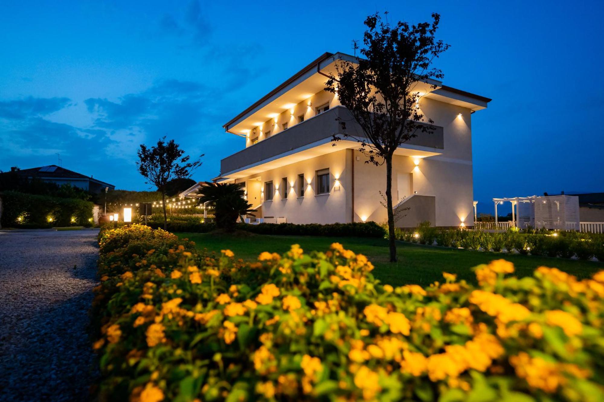 Villa Zefiro Suites & Events Баттіпалья Екстер'єр фото
